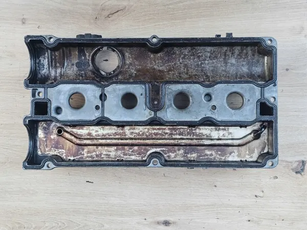 Couvercle de Soupape Opel pour Moteur 1.8 Z18XE - Occasion image 4