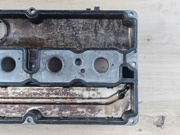 Couvercle de Soupape Opel pour Moteur 1.8 Z18XE - Occasion image 5