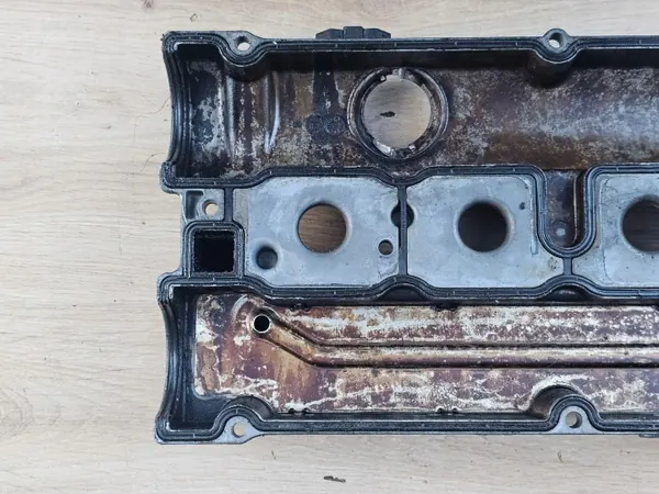 Couvercle de Soupape Opel pour Moteur 1.8 Z18XE - Occasion image 6