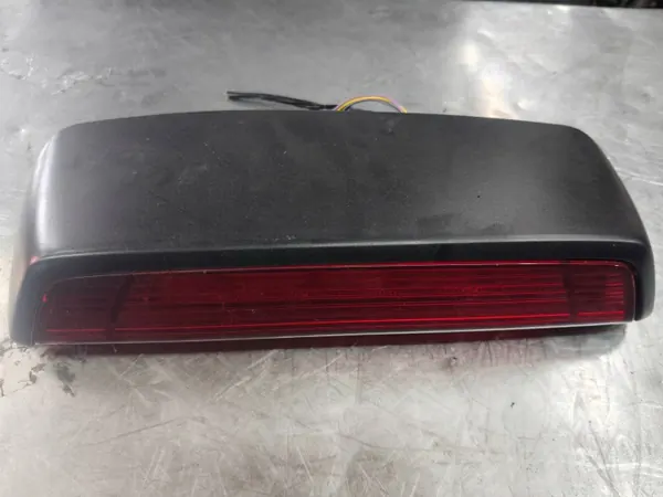Troisième feu stop Ford Ranger OEM EB3B13A61 - Occasion image 2