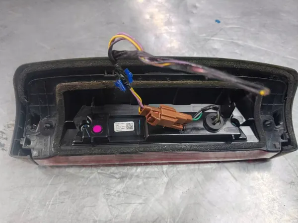 Troisième feu stop Ford Ranger OEM EB3B13A61 - Occasion image 3
