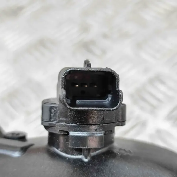Brandstofffilter OEM J8A29B072AB voor Jaguar XE XF F-Pace image 5