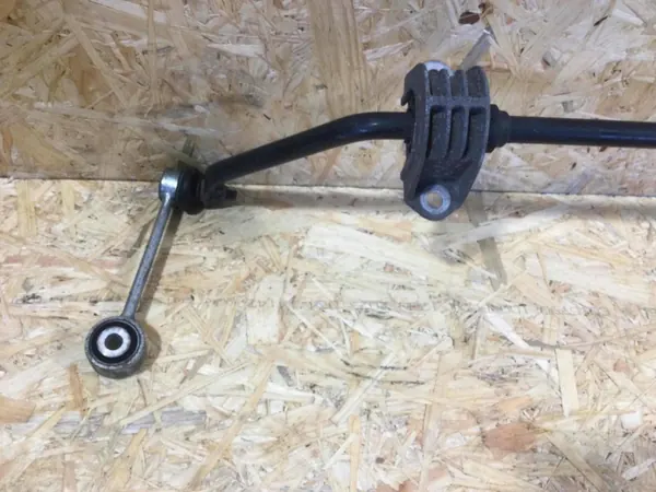 Porsche Panamera Bakre stabilisator OEM 97033370102 image 3