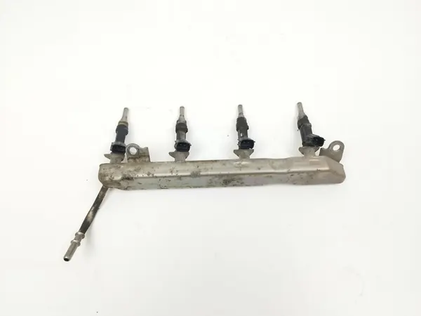 Tuyau de carburant Toyota Verso-S 2012 11I21 image 1