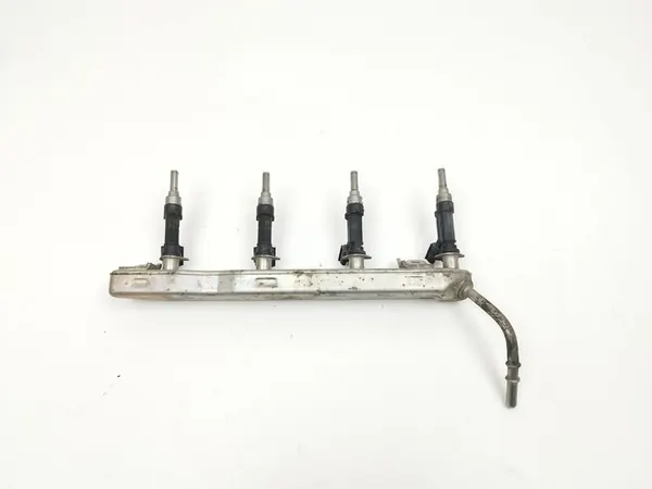 Tuyau de carburant Toyota Verso-S 2012 11I21 image 4