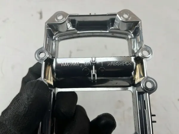 Land Rover Frame OEM 10079469 - Gebruikte Staat image 7