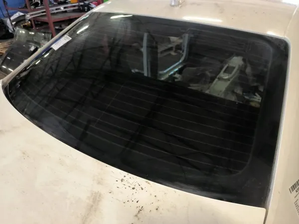 Vitre Arrière AUDI pour A6 C5 98R 1.9TDI - OEM image 4