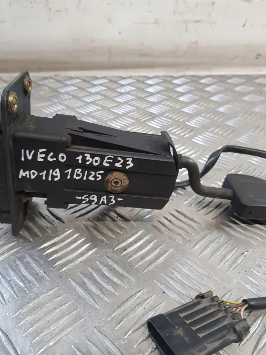 Potentiomètre de pédale d'accélérateur OEM 41016771 Iveco image 3