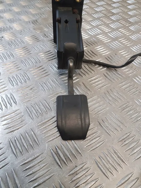 Potentiomètre de pédale d'accélérateur OEM 41016771 Iveco image 7