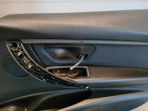 BMW F30 Etu-/Takasivulistat - Nahka-Setti image 6