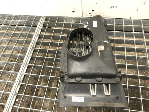Grille de ventilation Land Rover OEM AH3216A415 Range Rover Sport image 6