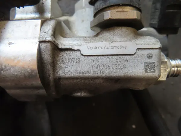 Skoda Citigo Bränsletrycksventil OEM 1S0906035A image 3