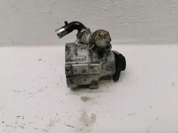 Bomba de dirección OEM 504134868 para Iveco Daily image 2