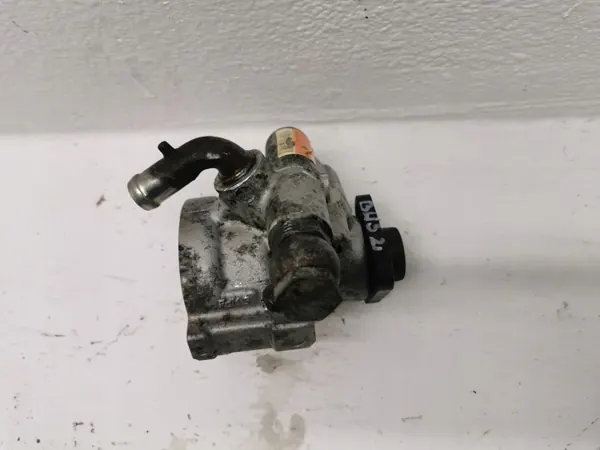 Bomba de dirección OEM 504134868 para Iveco Daily image 4