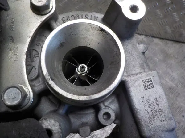 Turbo CACTUS TURBOSPRĘŻARKA pour Citroen C4 Cactus image 3