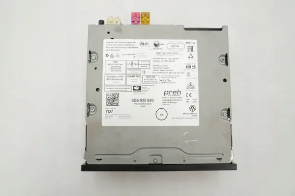 Estación Multimedia VW Passat B8 OEM 3G5035820 image 3