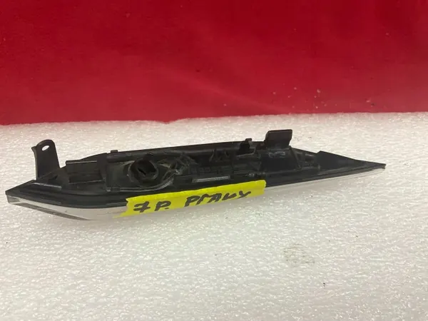 Porsche OE 7P5949102 Höger sidoblinkers - Begagnad image 5