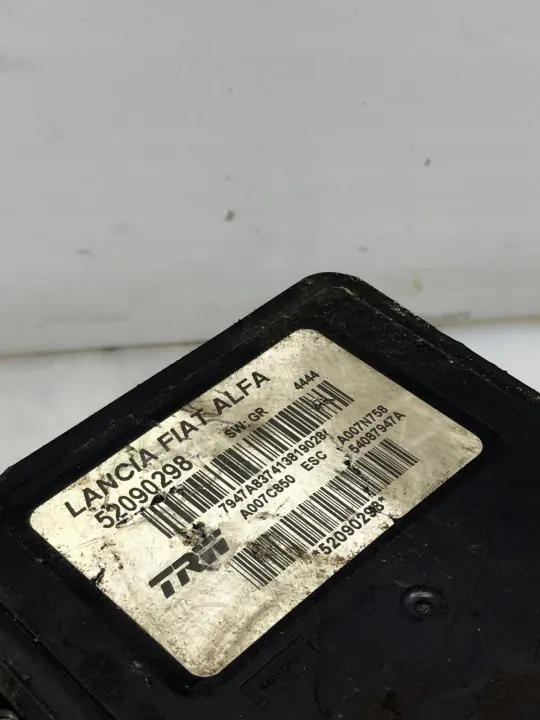 ABS-pompregelaar OEM 52090298 - Gebruikt image 4