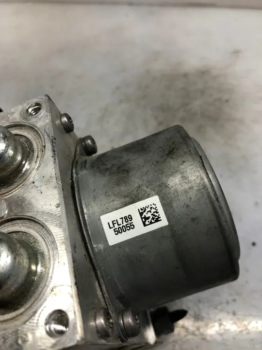 ABS-pompregelaar OEM 52090298 - Gebruikt image 5