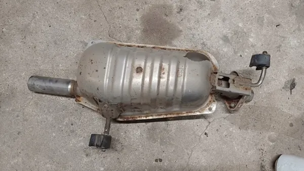 Mazda OE OEM 546GFDH6K55 Tuyau Échappement Arrière Usagé image 3