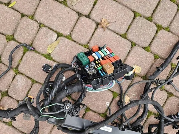 Harness de cablagem motor OEM 96QT063180 para Opel Astra image 3
