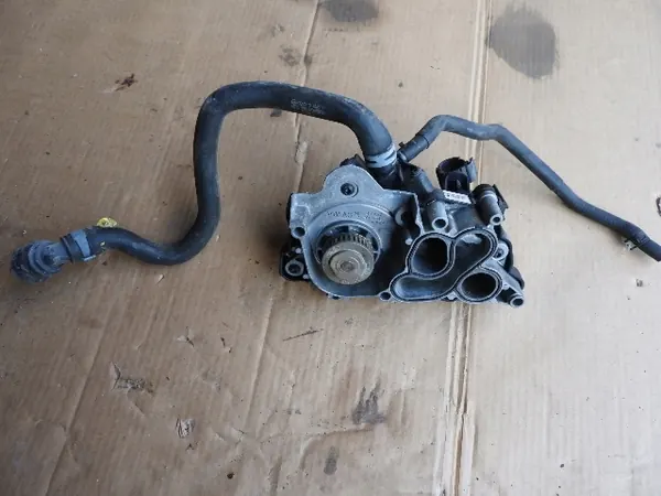 Komplett vattenpump VW Skoda 1.2TSi 1.4TSi 1.6TSi OEM image 2