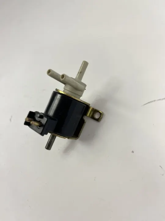 Électrovanne de pliage siège OEM 0008001178 Mercedes W124 image 3