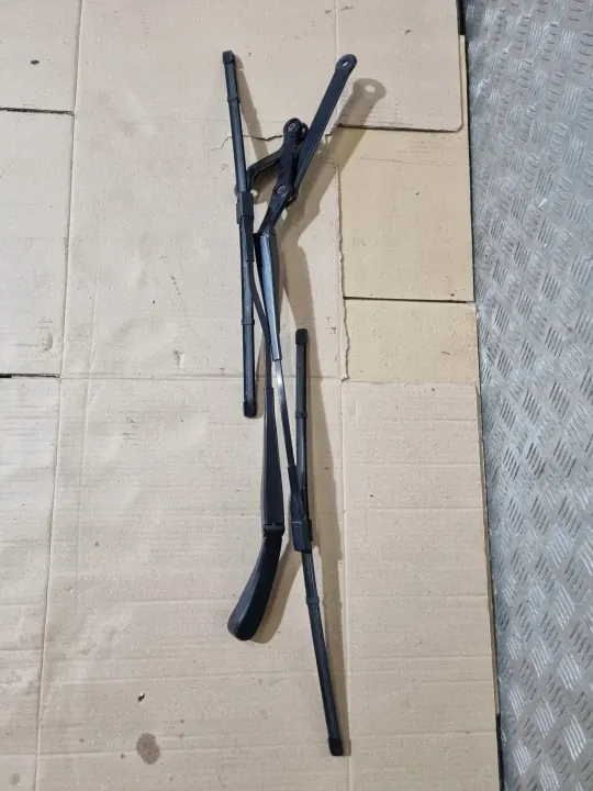 Mercedes C Wischerarme Set OEM A2058208301 A2058203501 image 2