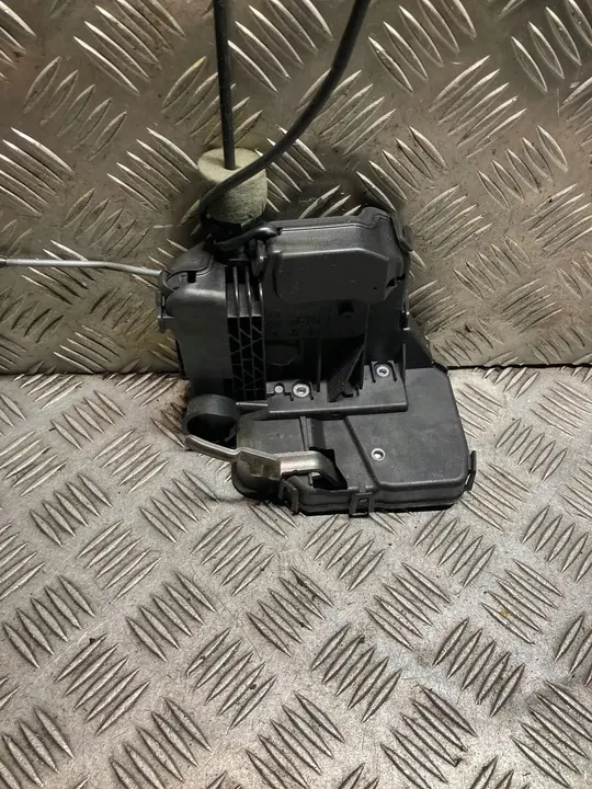 Mercedes-Benz Dörrlås Höger OE 2117200635 image 2