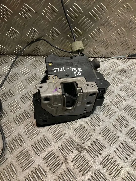 Mercedes-Benz Dörrlås Höger OE 2117200635 image 3