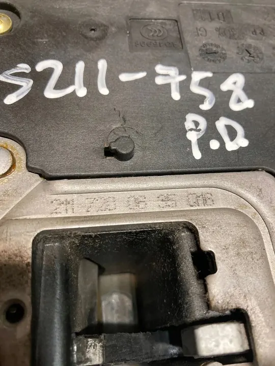 Mercedes-Benz Dörrlås Höger OE 2117200635 image 4