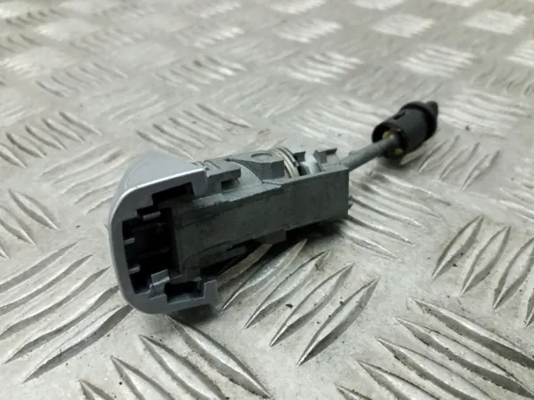 Audi Q3 8U framdörrlåsinsats OEM 8U1837167 image 4