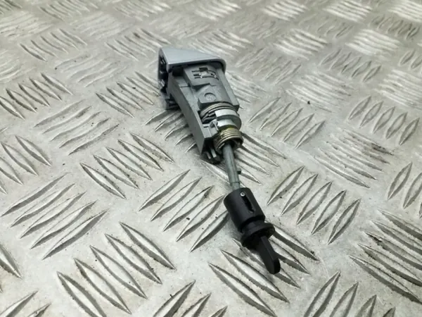 Audi Q3 8U framdörrlåsinsats OEM 8U1837167 image 5