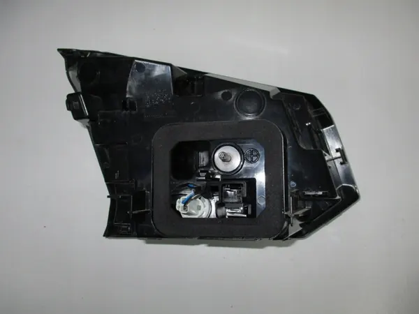 Luz trasera izquierda Peugeot 5008 II 2017-24 image 5