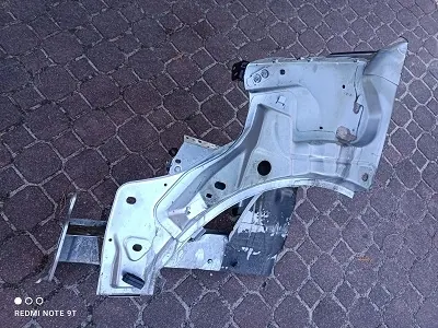 VW Multivan T6 Vasen Puolisuojus OEM - Käytetty Osasto image 3