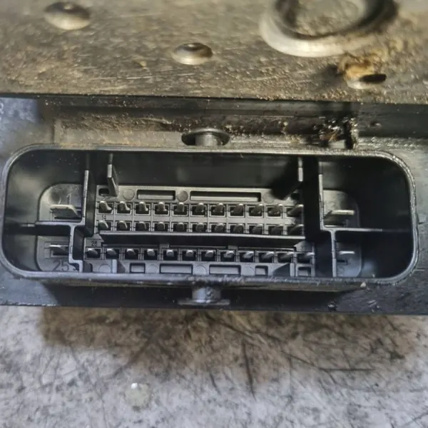 Pompe ABS OEM 6R0907379AL - Utilisée image 8