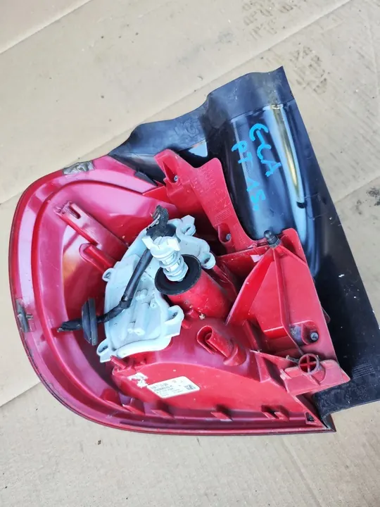 Luz Trasera Derecha Mercedes W156 GLA 2015 image 5