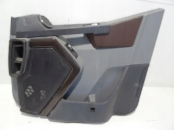 Etuoikea Ovenpaneeli OEM 84519151 Renault Trucks image 2