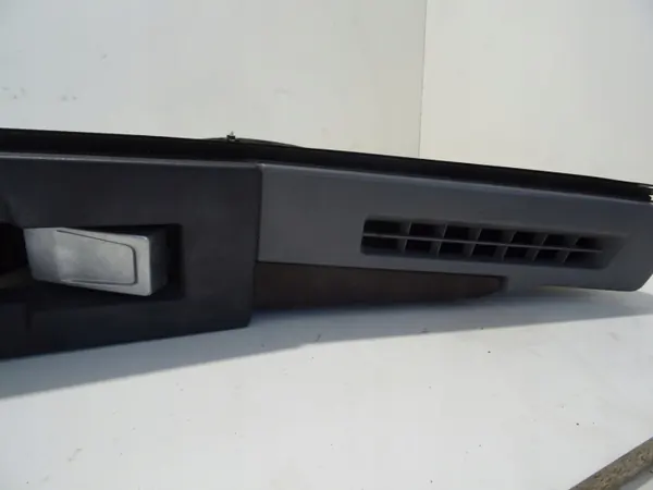Etuoikea Ovenpaneeli OEM 84519151 Renault Trucks image 3