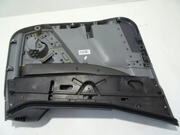 Etuoikea Ovenpaneeli OEM 84519151 Renault Trucks image 4