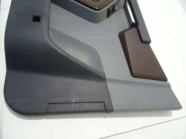 Etuoikea Ovenpaneeli OEM 84519151 Renault Trucks image 7
