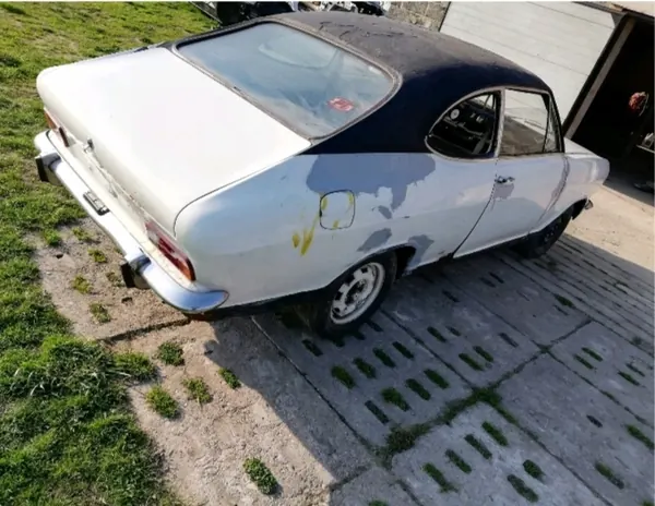 Luna Trasera Opel Kadett B Coupé OEM 44 - Usado image 3