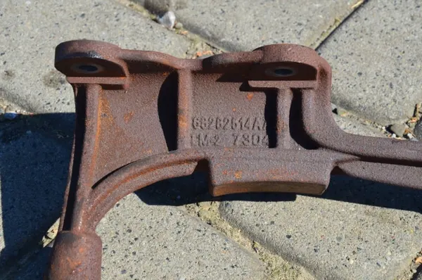 Generatorfäste OEM 68282614AA Jeep image 3