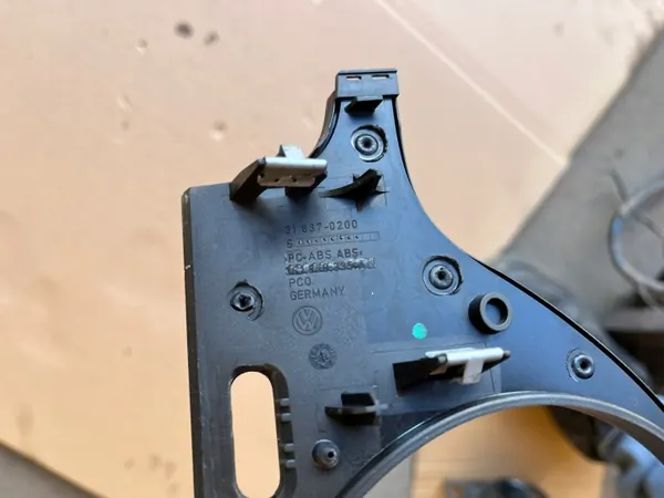 Cadre de Compteur OEM 31837-0200 Volkswagen image 3