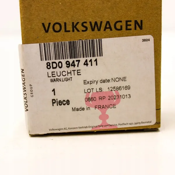 Audi A4 S4 B5 2000 Voorstoelverlichting OEM 8D0947411 image 5