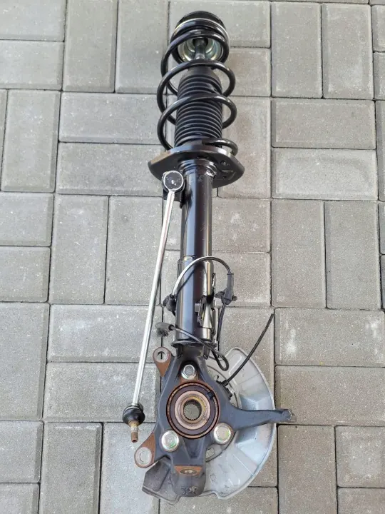 OEM LUOA1856908 Oikea McPherson Suzuki Swift VI:lle image 4