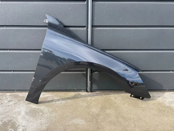 AUDI-A3-8Y-IVCAR Oikea Etulokasuoja - OEM image 2