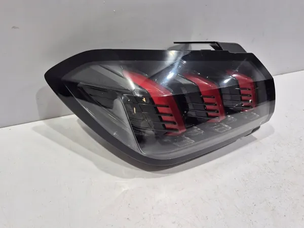 Luz trasera izquierda Peugeot 208 II 2019-2023 OEM image 4