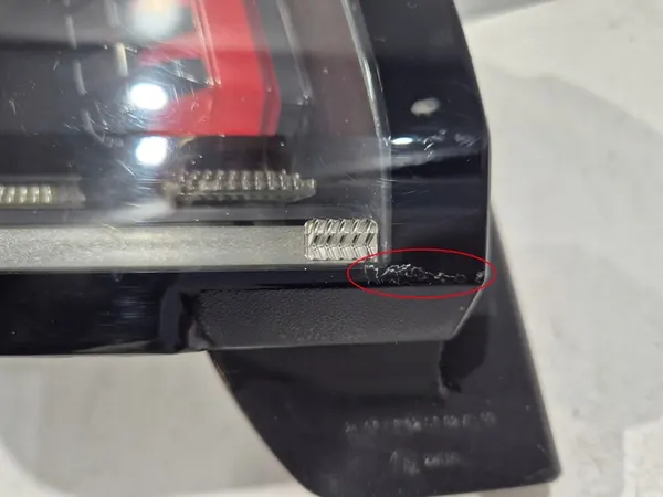 Luz trasera izquierda Peugeot 208 II 2019-2023 OEM image 7