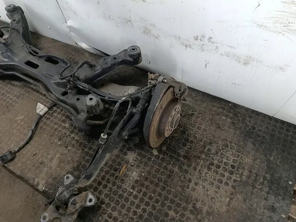 Hintere Querlenker OEM WÓZEK für Opel Vectra C FL 1.8 16V image 5
